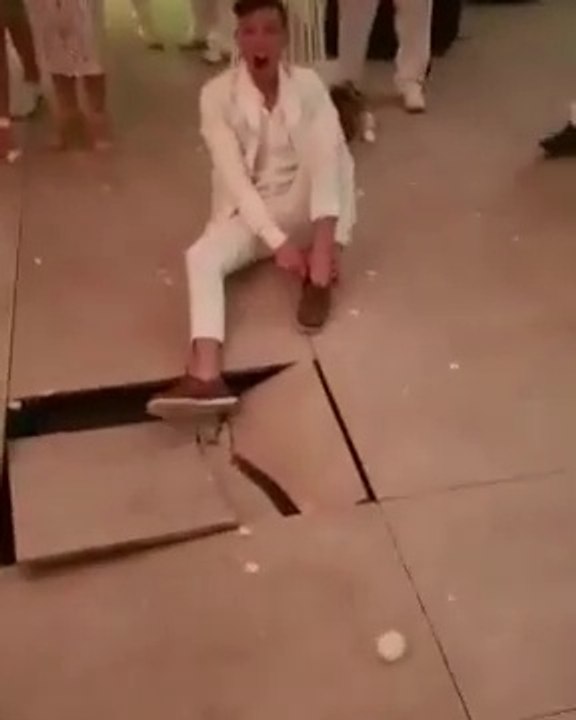 Il fait un backflip et ce qui se passe est dingue