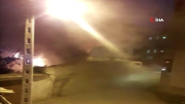 Karaman'da Kerpiç Evin Çatısında Çıkan Yangın Korkuttu