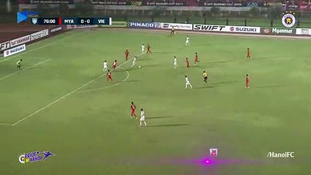 Tình huống Văn Toàn bị cướp trắng bàn thắng sau cú sút xa nguy hiểm của Quang Hải | HANOI FC