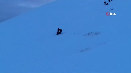 3 Bin 684 Rakımlı Dağda Kurtarma Operasyonu...dağcıların Zirvede Rahatsızlanan Arkadaşları İçin...