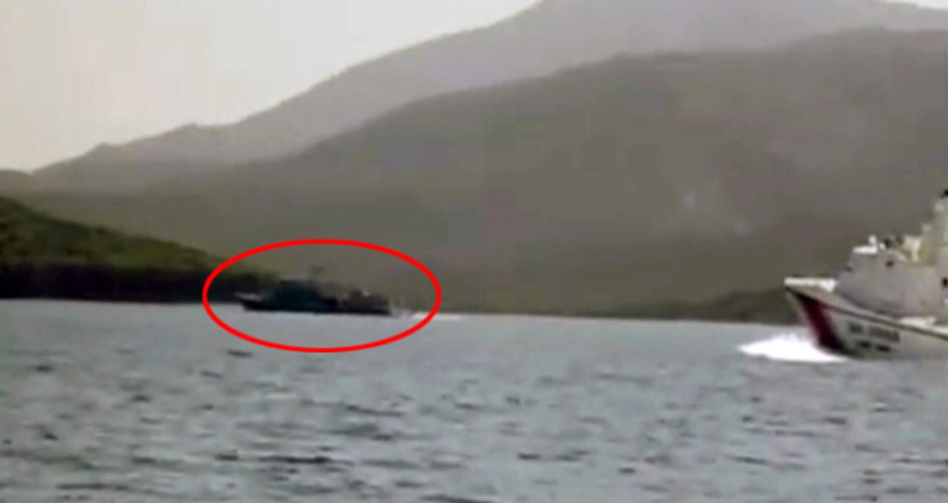 Türk Karasularına Giren Askeri Gemiye, Sahil Güvenlik Ekipleri Tarafından Müdahale Edildi