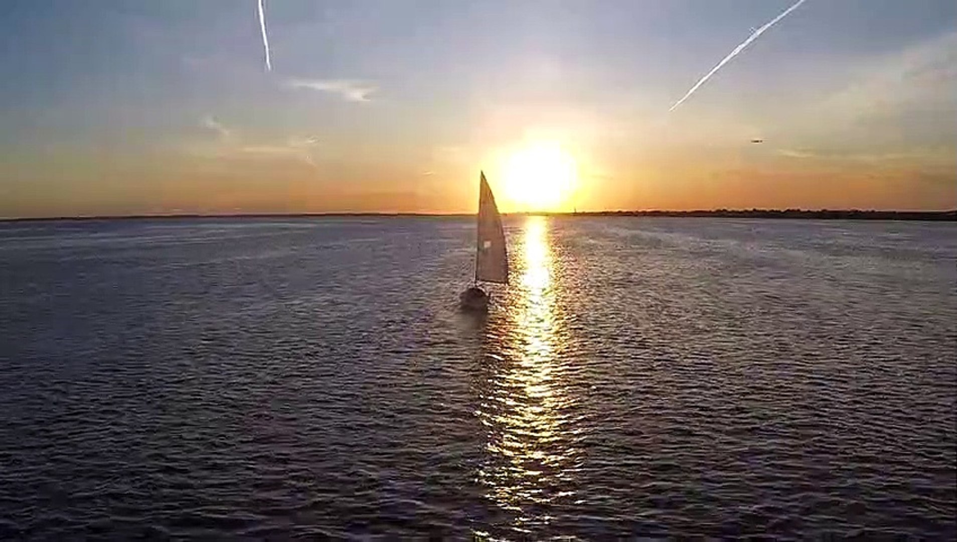Sailboat Sailing During Sunset 和田勝海 動画 Dailymotion