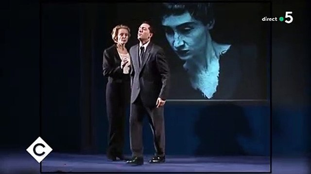 Gad Elmaleh ému en revoyant des images de la mère de Noé, son fils de 18ans - Regardez