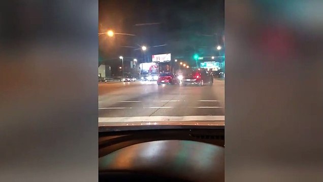 Un automobiliste expulse sa passagère en plein milieu de la route