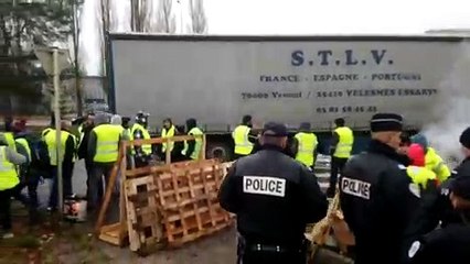 Besançon : le point de blocage au dépôt Easydis vient d'être libéré pacifiquement.