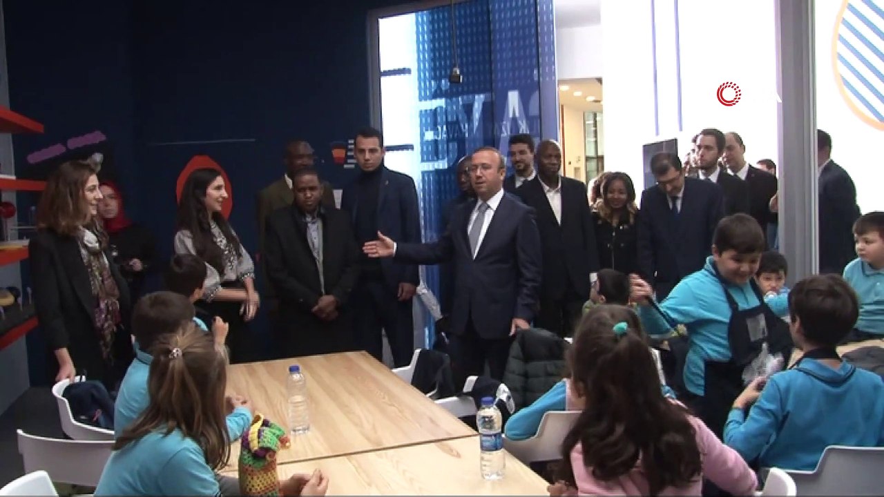 Nijer Orta Öğretim Bakanı 'Bilim Üsküdar'a hayran kaldı