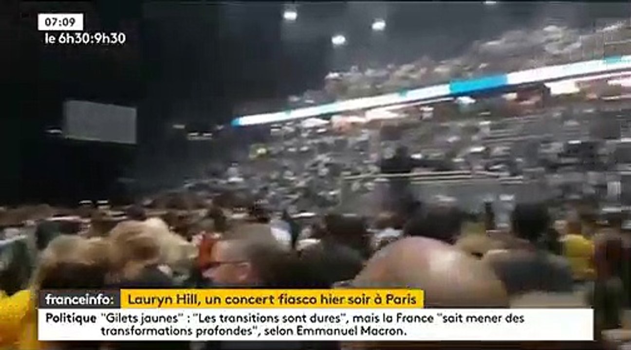 Regardez le public huer Lauryn Hill hier soir à Paris après 2h30 de retard sur scène !