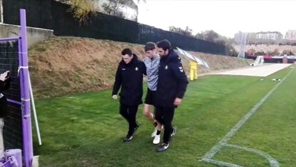 Calero recibe un golpe y se retira del entrenamiento del Real Valladolid
