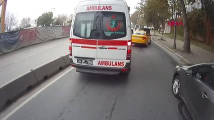 İstanbul- Kırmızı Işıkta Geçtiği İddia Edilen Yaya Ağır Yaralandı