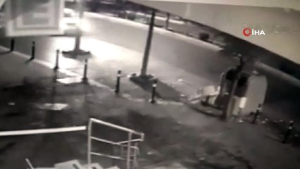 Tuzla'da otomobilde infaz anları kameralara yansıdı