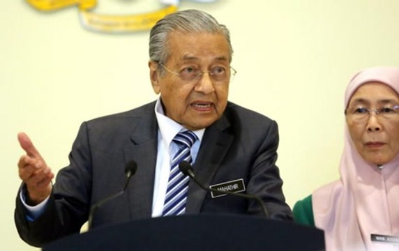 Govt defers plan to separate public prosecutor role from AG