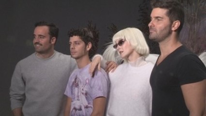 Eduardo Casanova dirige con su particular estilo la campaña navideña más rompedora