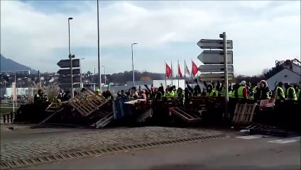 Saint-Dié : évacuation des gilets jaunes au rond point du Campanile