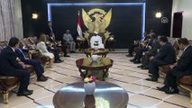 Cumhurbaşkanı Yardımcısı Oktay, Sudan Cumhurbaşkanı Ömer El Beşir'le görüştü - HARTUM