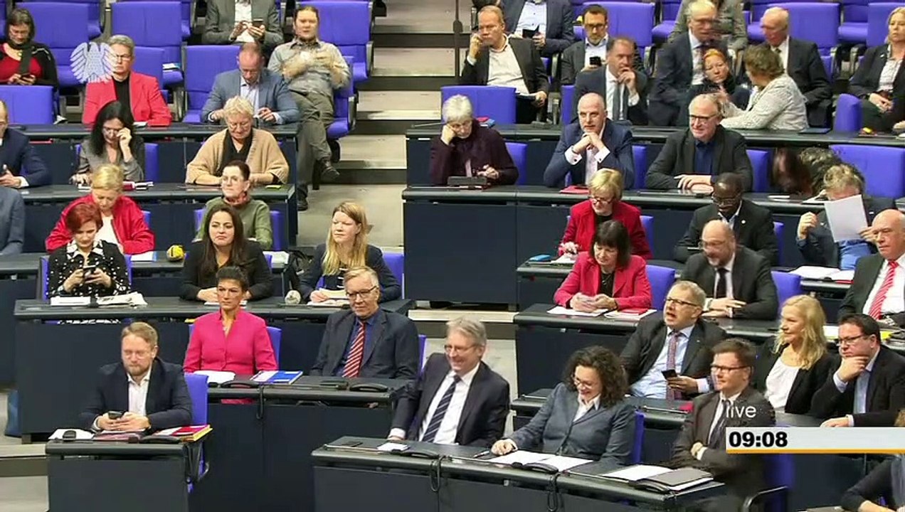 Gelächter und applaus nach merkel-konter gegen weidels wutrede
