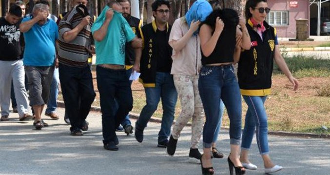 Polis, Manukyan Lakaplı Kadının Fuhuş Çetesini Kılıktan Kılığa Girerek Çökertti