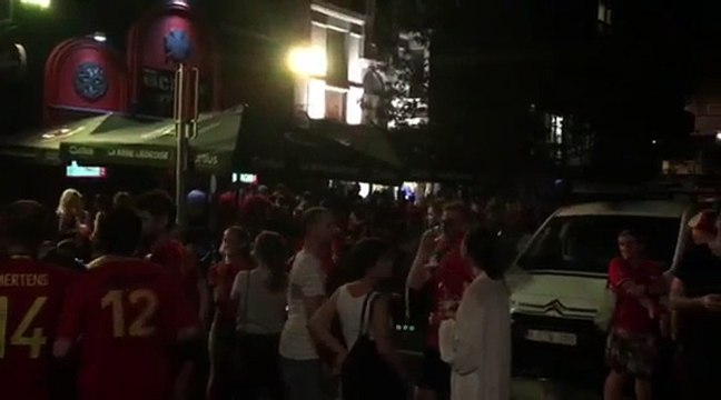 Ambiance à Liège devant l'ancien Celtic après le match Brésil - Belgique