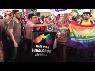 Jornalismo Colaborativo: beijaço fecha Av. Paulista por direitos LGBT