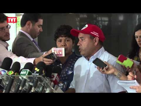 MST manifesta apoio e também cobra presidenta Dilma Rousseff