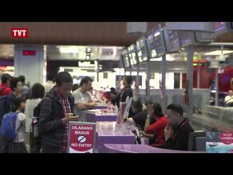 Busca por avião da Air Asia está suspensa até amanhã