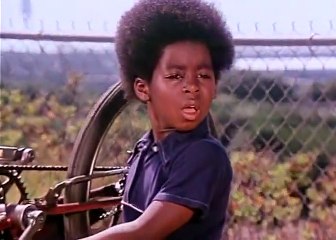 L Homme qui valait 3 milliards S3 EP10 Trafic radioactif  The Blue Flash  mkv   Part 02