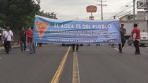 Grito contra la privatización del agua toma calles de la capital salvadoreña