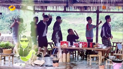 《向往的生活2》双播 何炅Cut：当话痨遇上话痨 何炅开启“陪聊到底”模式 男人帮摸着杯底聊夜话 Back to Field S02【湖南卫视官方频道】_001