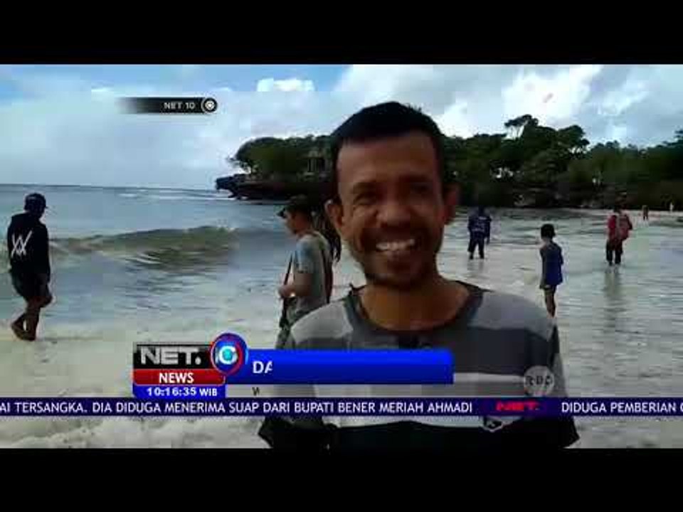 Warga Cari Uang yang Hanyut ke Pantai - NET 10