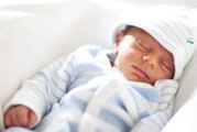 Anne Babalar Nüfus Müdürlüklerini Dolaşmayacak, Yeni Doğan Bebeğin Kimliği Artık Eve Gelecek