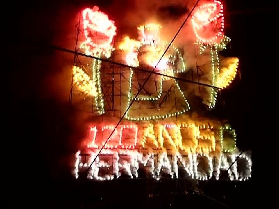 Quema de Castillos pirot cnicos en la Fiesta patronal a Sn Juan de Dios Tultepec 2013 2