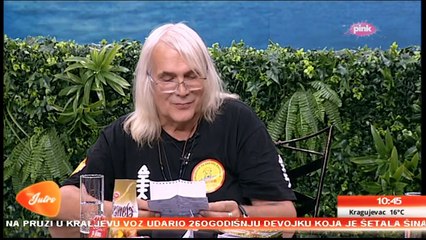 BORA OPLEO I PO ŠVAJCARCIMA: Napisao brutalni stih o Šaćiriju