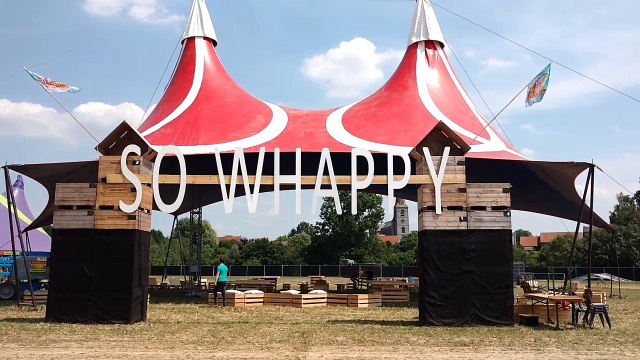 Les bénévoles s'activent pour préparer le So W'Happy