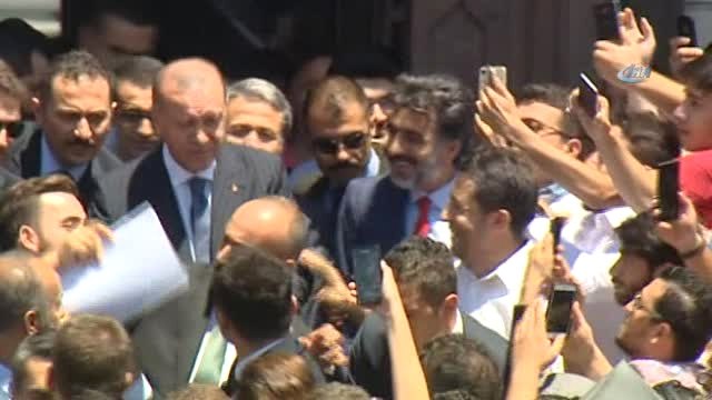 Cumhurbaşkanı Erdoğan'a Vatandaşlardan Yoğun İlgi