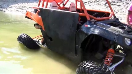 Ce fou tente l'impossible avec son buggy...