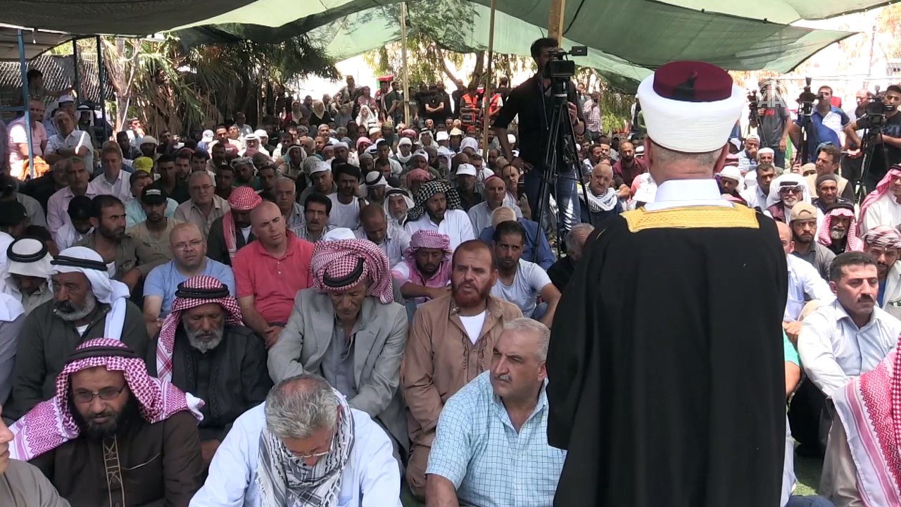 Yüzlerce Filistinli cuma namazını Han el-Ahmer'de kıldı - RAMALLAH