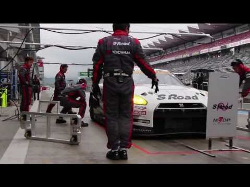 Nissan NISMO Athletes Test GT-R GT3 at Fuji Speedway | AutoMotoTV