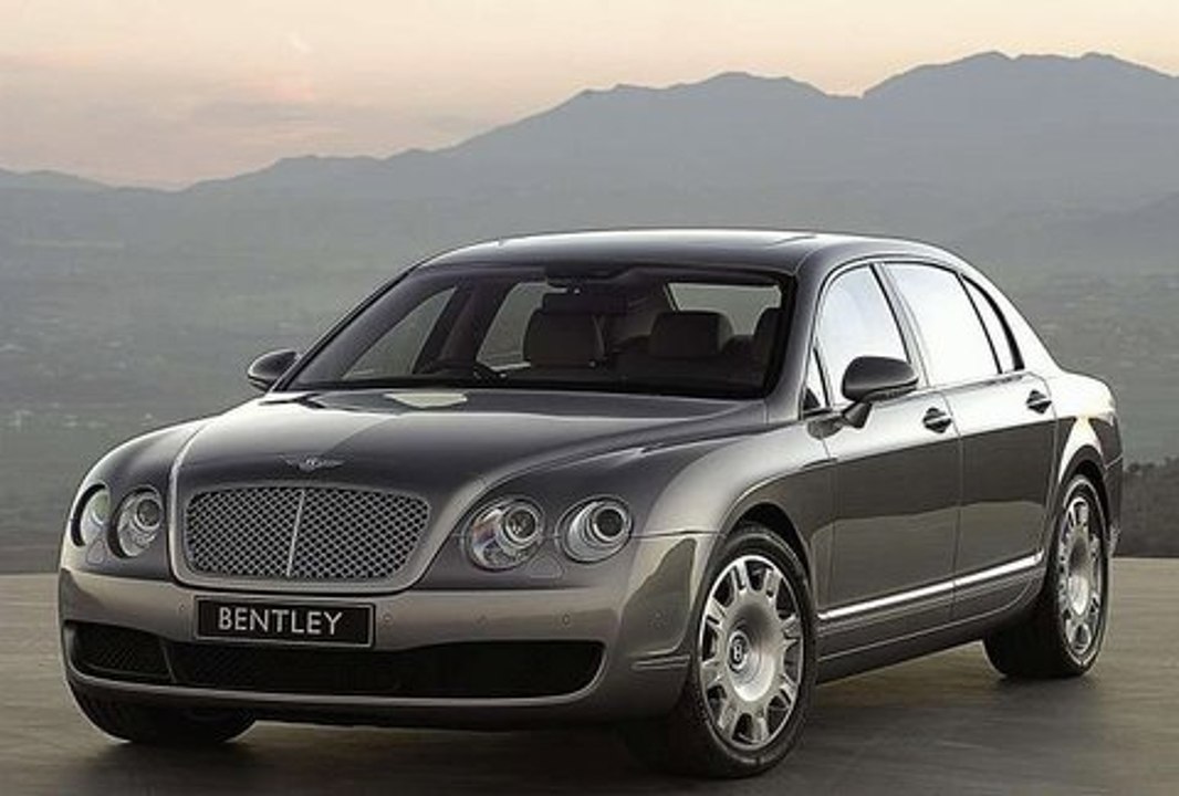 Bentley Continental Flying Spur Speed real sound