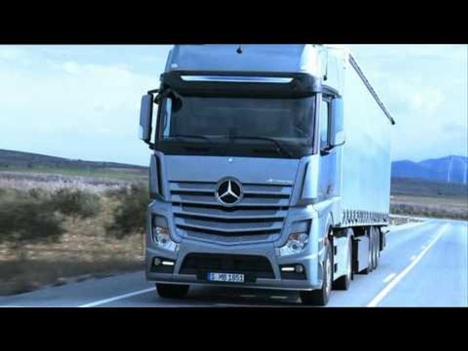 Mercedes-Benz new ACTROS 2011 trucks  driving scenes
