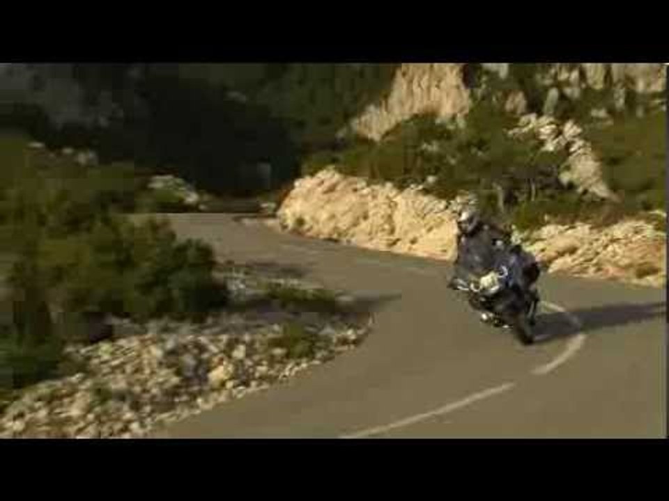 The new BMW R 1200 RT Driving scenes | AutoMotoTV