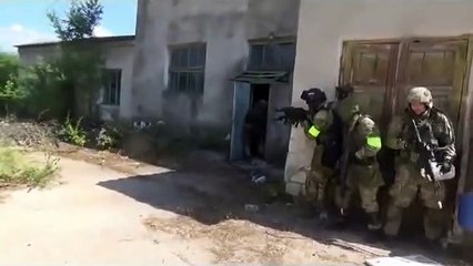 Quand un entrainement militaire russe se termine de façon incroyable