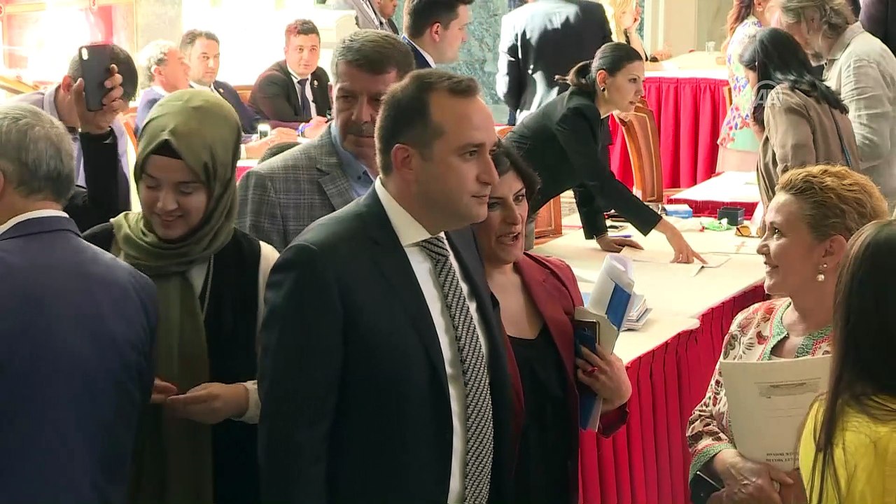 Zülfü Tolga Ağar, milletvekili kaydını yaptırdı - TBMM