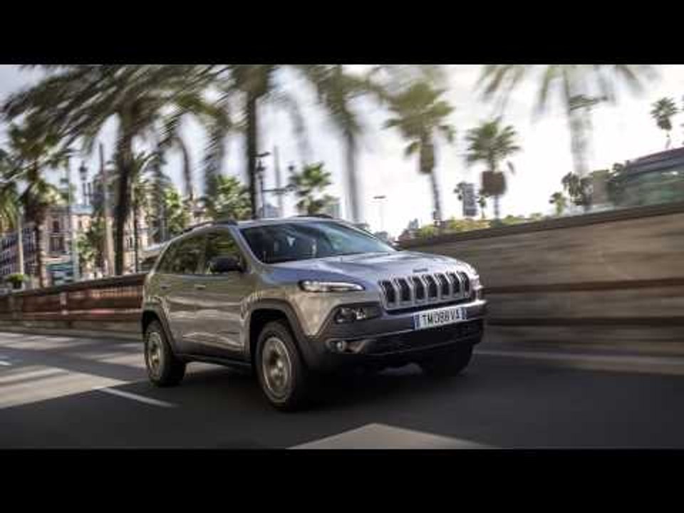 The New Jeep Cherokee Preview | AutoMotoTV