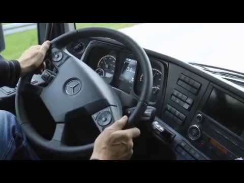 Mercedes-Benz Arocs SLT heavy-haulage vehicle - Interior | AutoMotoTV