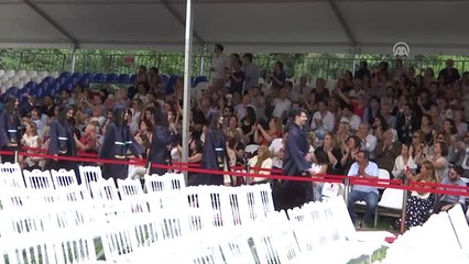 Sahibinin Mezuniyet Töreninde Çapo da Kep Giydi