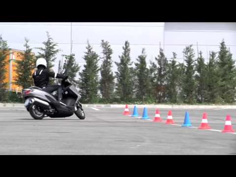 The new Suzuki Burgman 125 and 200 ABS | AutoMotoTV