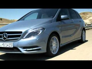 Mercedes Benz B200 CDI Driving Scenes