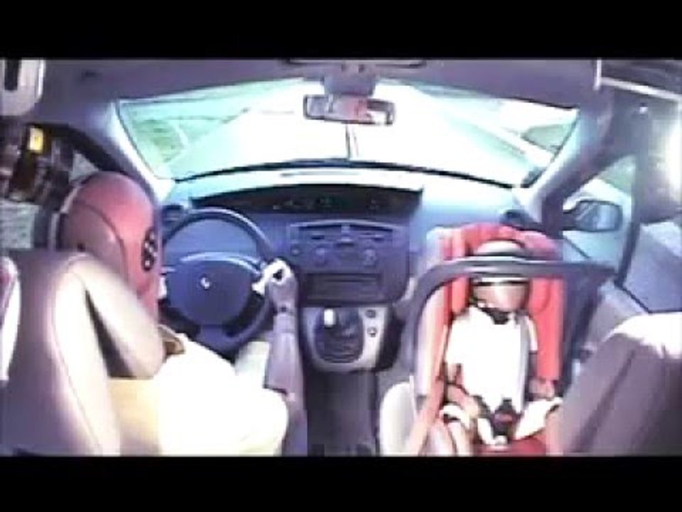 Safety Workshop - Renault Scenic vs Renault Clio