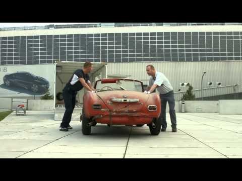 Elvis’ BMW 507, BMW Museum Special Exhibition - Setup | AutoMotoTV