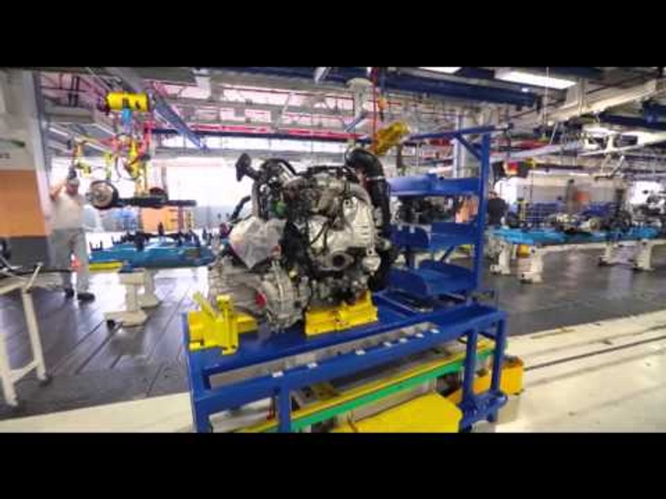 2014 Renault Trafic manufacturing at Sandouville plant 2 | AutoMotoTV