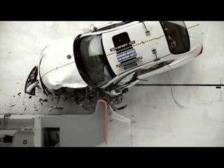 2014 Infiniti Q70 Crash test | AutoMotoTV